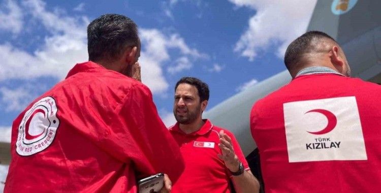 Türk Kızılay ekibi Libya’daki selzedelere yardım için bölgeye ulaştı

