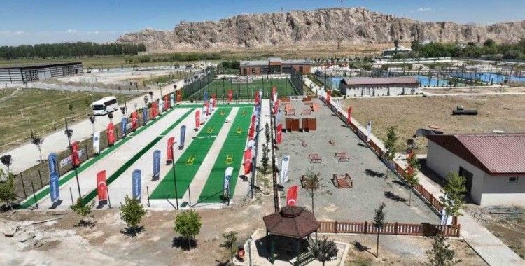 İpekyolu Belediyesinden yeni modern parklar
