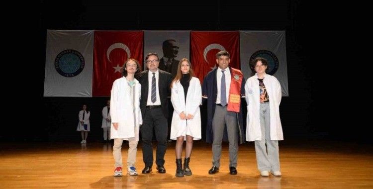 Diş hekimi adaylarına beyaz önlük töreni
