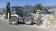 Kahramanmaraş’ta belediye ekipleri inşaat atıklarını kaldırıyor
