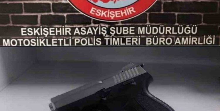 Şüpheli şahıstan tabanca ele geçirildi
