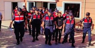 Cinayet şüphelileri çelik yelekle adliyeye sevk edildi