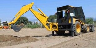 Çocukluk hayali olan kepçe operatörlüğünü gerçeğe dönüştürdü
