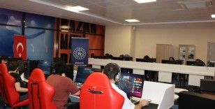 Erzincan'da kurulan e-spor atölyesinde müsabakalar sürüyor