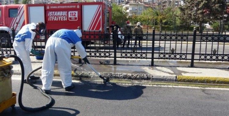 Pendik'te yola bırakılan kimyasal madde paniğe neden oldu
