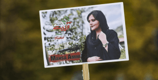 Mahsa Emini'nin ölümünün ardından geçen bir yılda İran'da neler oldu?