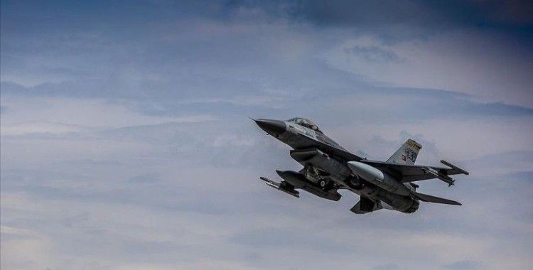 Irak'ın kuzeyine düzenlenen hava harekatlarıyla teröristlere ait 31 hedef imha edildi