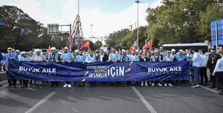 "Büyük Aile Buluşması" sessiz yürüyüşle tamamlandı
