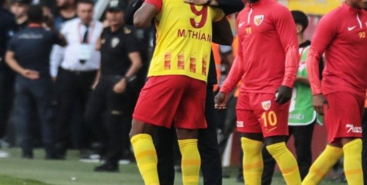 Mame Thiam gollerine devam ediyor
