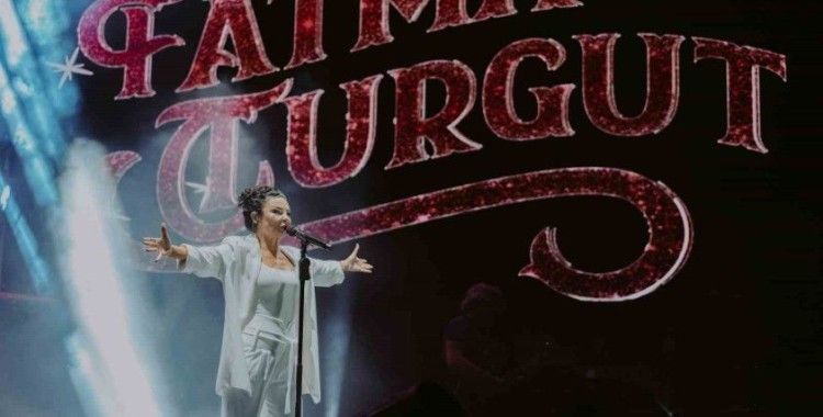 GastroANTEP Festivali’nin ilk gününde Fatma Turgut sahne aldı
