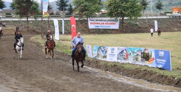 Canik atları dörtnala koştu
