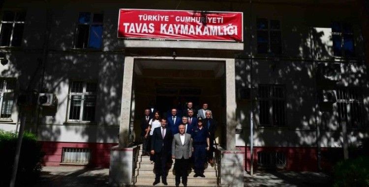 Vali Coşkun, ilçede ziyaretlerini sürdürdü
