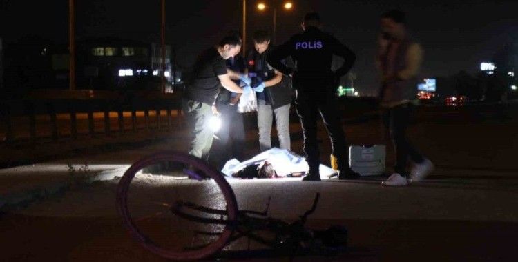 Otomobil ile çarpışan bisiklet sürücüsü olay yerinde hayatını kaybetti
