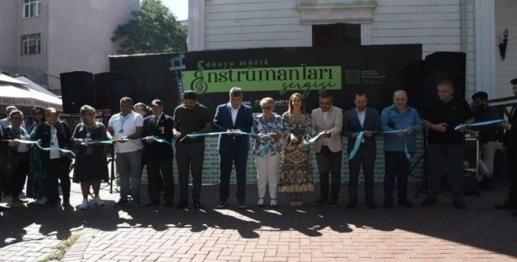 Açılış kurdelesini ZONDEF Genel Başkanı Ziya Öncan kesti
