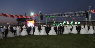 Hatay'da 100 depremzede çift için toplu nikah töreni yapıldı