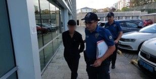 Havalandırma penceresinden markete girip 40 bin liralık sigara çaldı