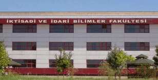 Dekan yardımcısı kız öğrenci tarafından odasında bıçaklandı
