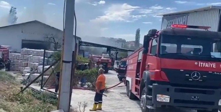 İnşaat malzeme deposunda yangın
