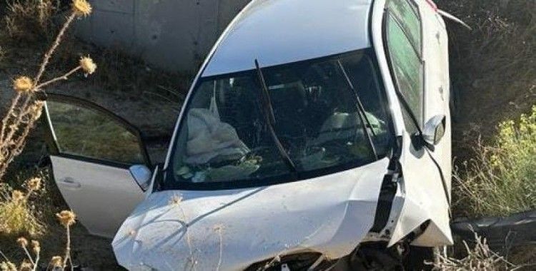 Sulama kanalına düşen otomobilde bir kişi yaralandı
