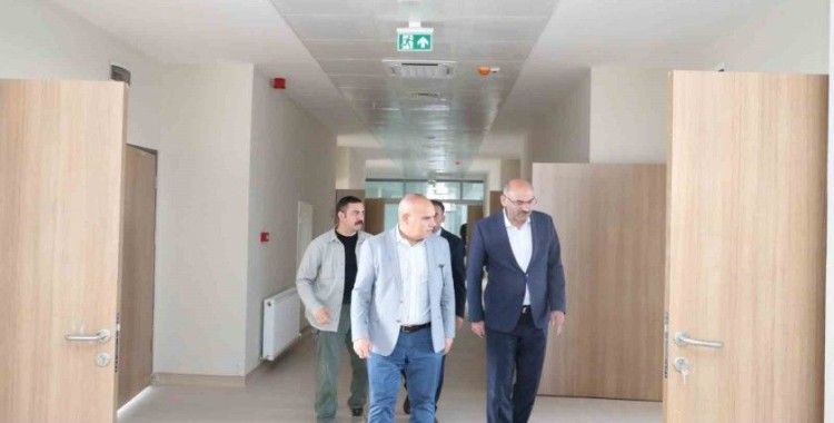 Ağrı Valisi Koç, sağlık ve turizm tesislerini gezdi
