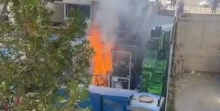 Market deposu alevlere teslim oldu