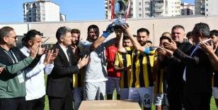 Talasgücü Belediyespor kupasına kavuştu
