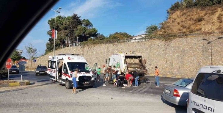 Motosiklet çöp kamyonuna çarptı:1 yaralı
