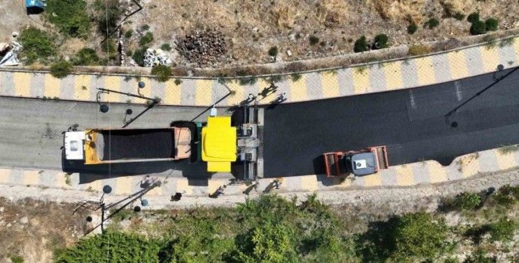 Darende’de asfalt çalışmaları devam ediyor
