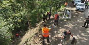 Tatilciler kirletti, gönüllüler temizledi: 90 poşet çöp çıktı

