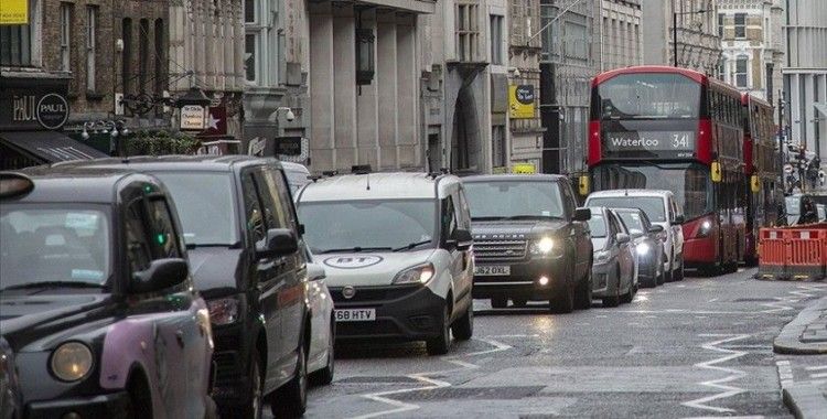 İngiltere, benzinli ve dizel otomobillerin satışına yönelik yasağı 2035'e erteleyecek