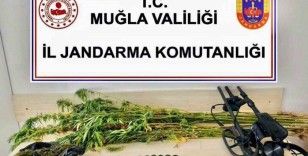 Jandarmadan uyuşturucu ve tarihi eser operasyonu
