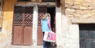 Siirt Belediyesi,  ’Hoş Geldin Bebek’ paketlerini ailelere teslim etmeye devam ediyor
