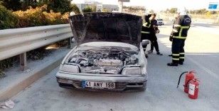 Seyir halindeki araçtan bir anda alevler yükseldi
