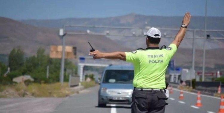 Erzincan’da 15 gün içerisinde 2 bin 261 araca trafik cezası kesildi
