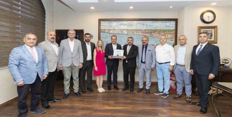 Başkan Seçer: "Mersin değişiyor ve gelişiyor"
