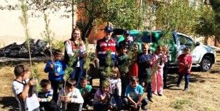 Jandarma ekipleri öğrencilere çevre bilincini aşıladı
