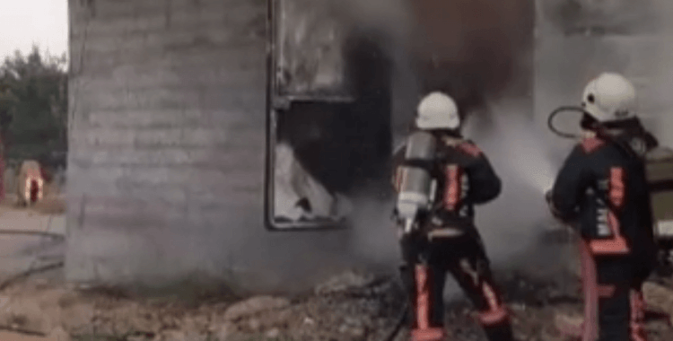 Yangında tonlarca saman küle döndü