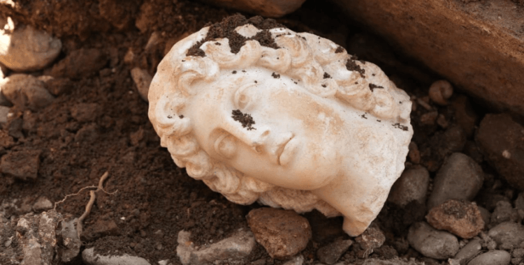 Büyük İskender'in heykel başı bulundu