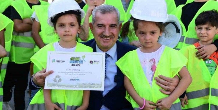 Çevre müfettişi öğrenciler görev başında
