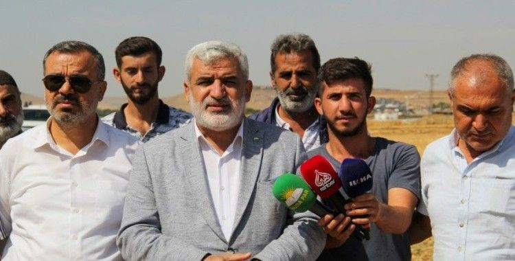 Mısır çiftçilerini ziyaret eden Turgut: 'Çiftçi ektiği ürünün değil kârını, sermayesini bile çıkartamıyor'
