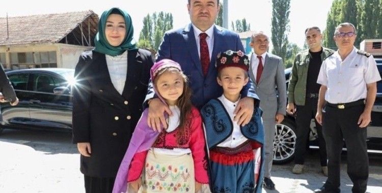 Vali Işın, Pazarlar ilçesinde
