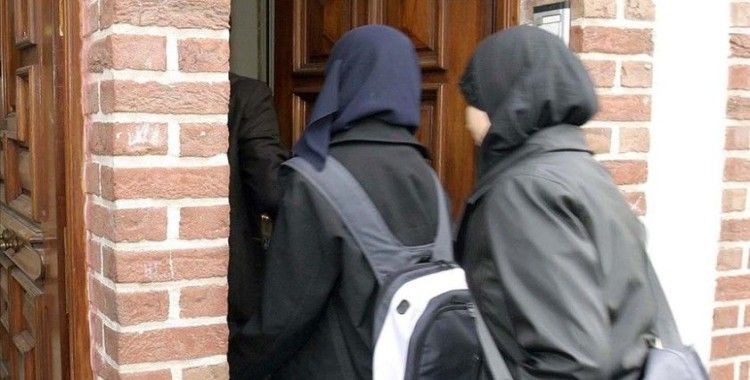 Fransa'da kıyafeti yüzünden derslere alınmayan Müslüman öğrenci, gördüğü ayrımcılığı BM'ye taşıdı