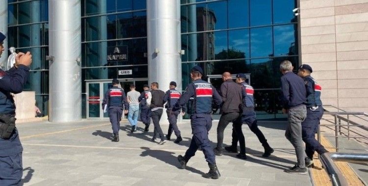 125 bin TL değerindeki bin 500 metre kabloyu çalan 4 şüpheli tutuklandı