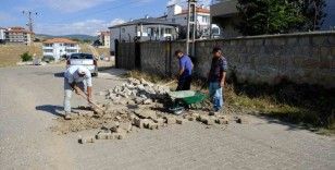 Akdağmadeni’nde yollar yenilenmeye devam ediyor
