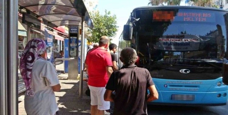 Antalyalı yaşlılar ücretiz taşımadan memnun