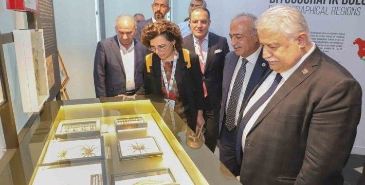 TÜBA Başkanı Şeker ile beraberindeki heyet, Biyoçeşitlilik merkezini ziyaret etti
