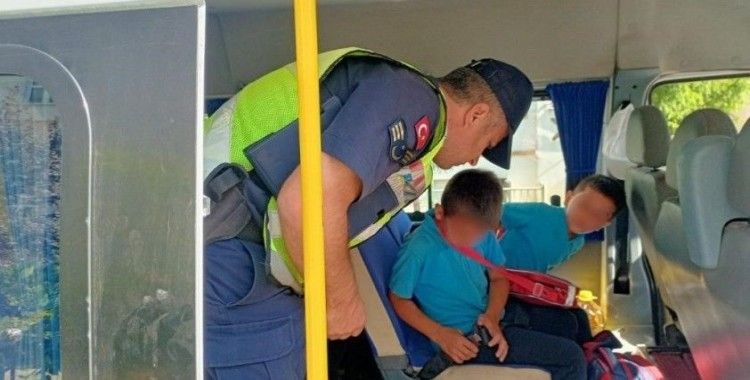 Jandarma ekipleri okul servislerini denetledi
