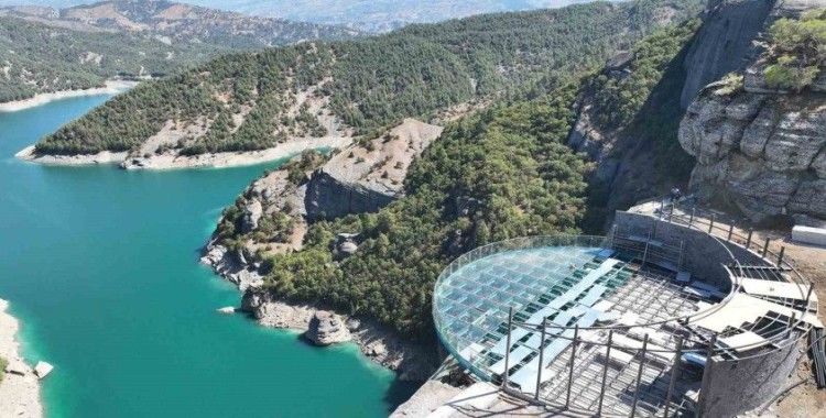 Ali Kayası Cam Terası ekim ayında hizmete giriyor
