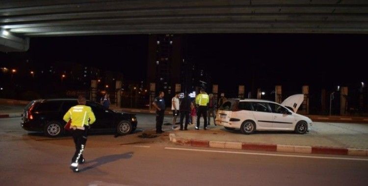 Karaman'da otomobiller çarpıştı: 2 yaralı