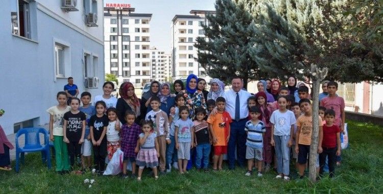 Bağlar Belediyesinden öğrencilere kırtasiye desteği